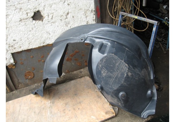 підкрилок передній правий Renault Duster, 7711547116, 638400004R